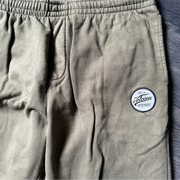 Volcom sweats - Picture 3 of 3